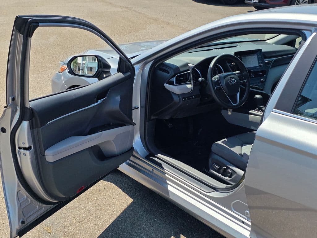 2022 Toyota Camry LE - Photo 40