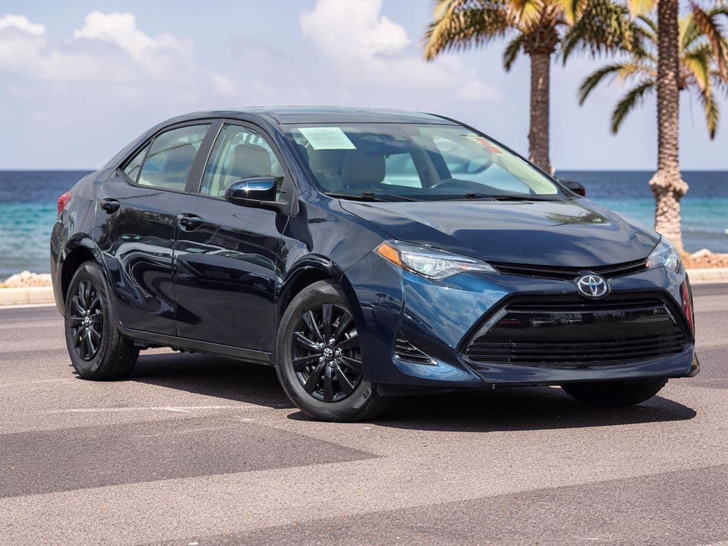 2017 Toyota Corolla LE - Photo 2