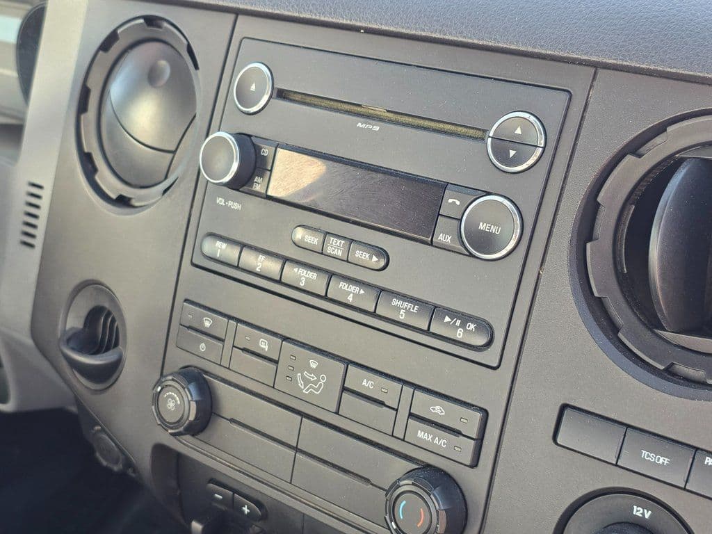 2012 Ford F-550SD XL - Photo 11