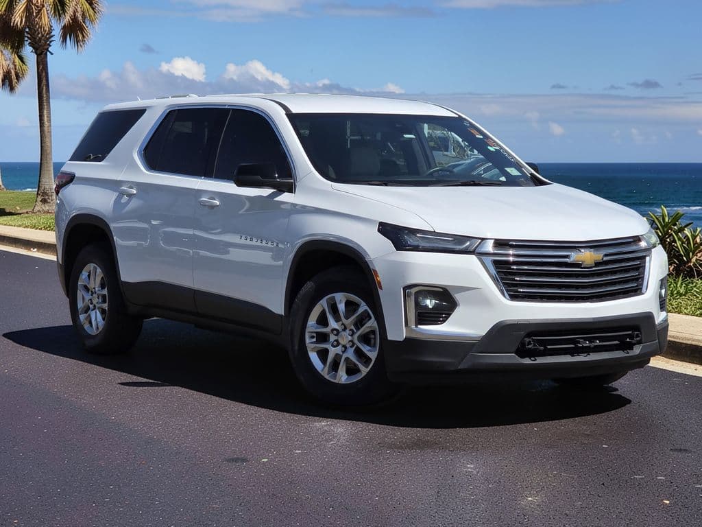 2022 Chevrolet Traverse LS - Photo 2