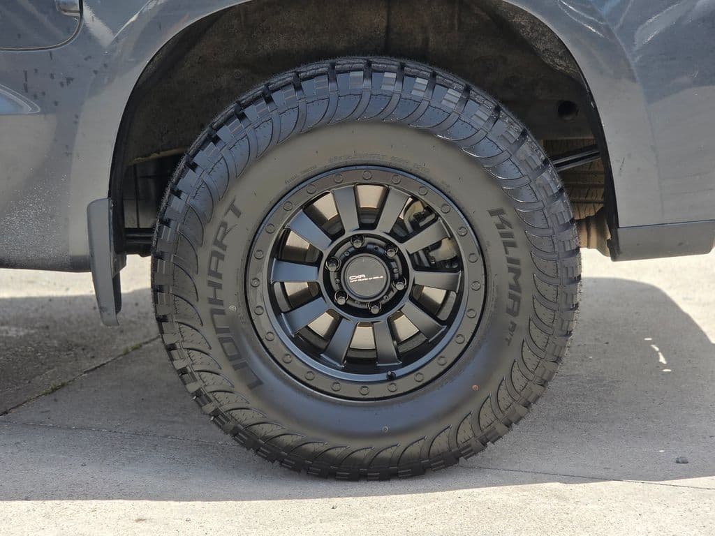 2021 Chevrolet Silverado 1500 RST - Photo 2