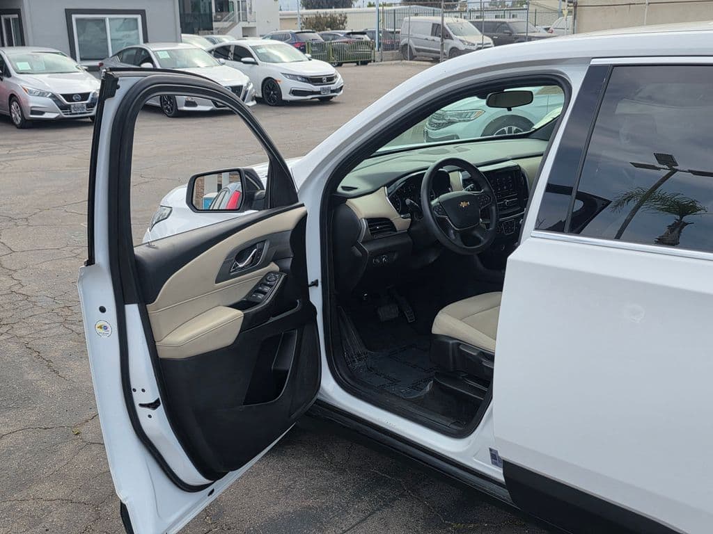 2022 Chevrolet Traverse LS - Photo 42