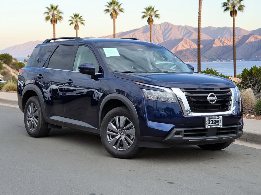 2025 Nissan Pathfinder SV - Photo 2