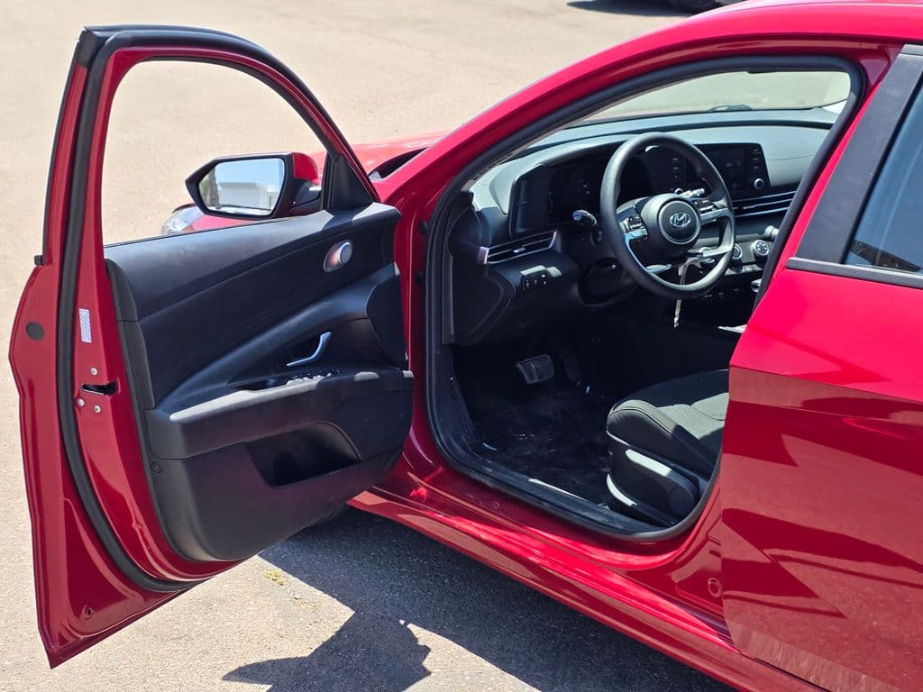 2023 Hyundai Elantra SE - Photo 40