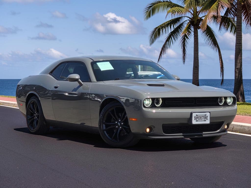2018 Dodge Challenger SXT - Photo 2