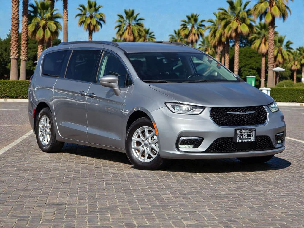 2021 Chrysler Pacifica Touring L - Photo 2