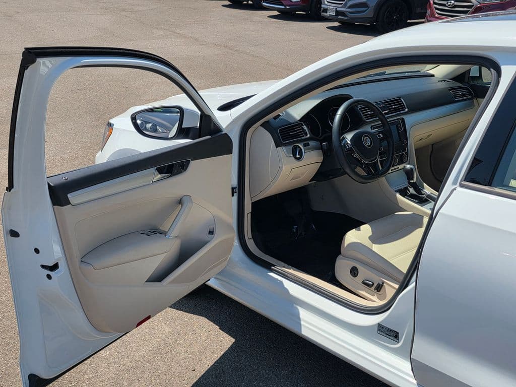 2019 Volkswagen Passat 2.0T Wolfsburg - Photo 48