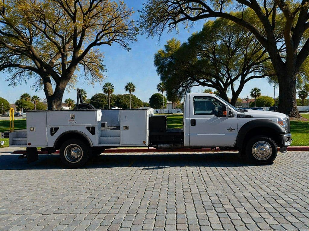 2012 Ford F-550SD XL - Photo 1