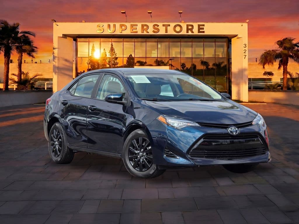 2017 Toyota Corolla LE - Photo 1