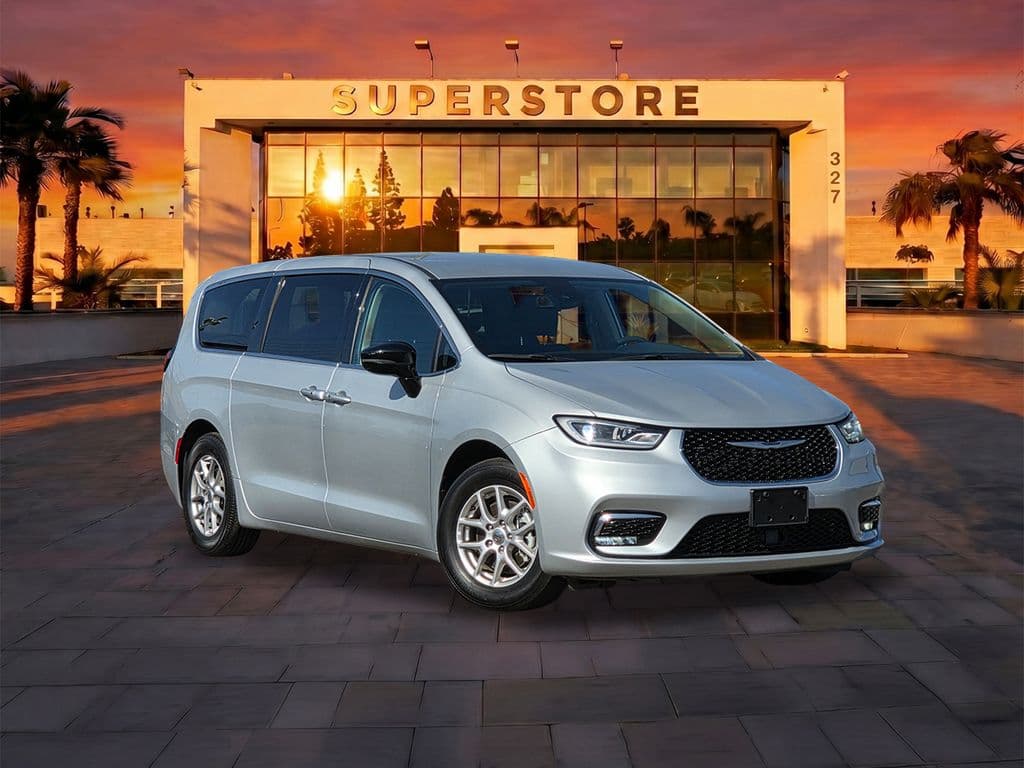 2024 Chrysler Pacifica Touring L - Photo 1
