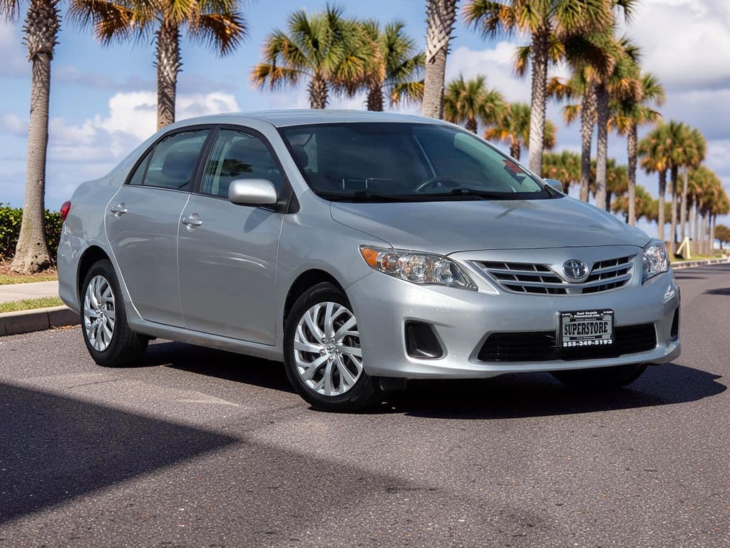 2013 Toyota Corolla LE - Photo 2